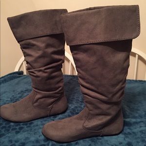 Gray size 8.5 calf length slouchy boots